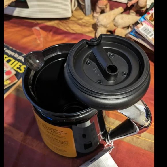 KEURIG 2.0 Carafe NWT - Picture 5 of 6